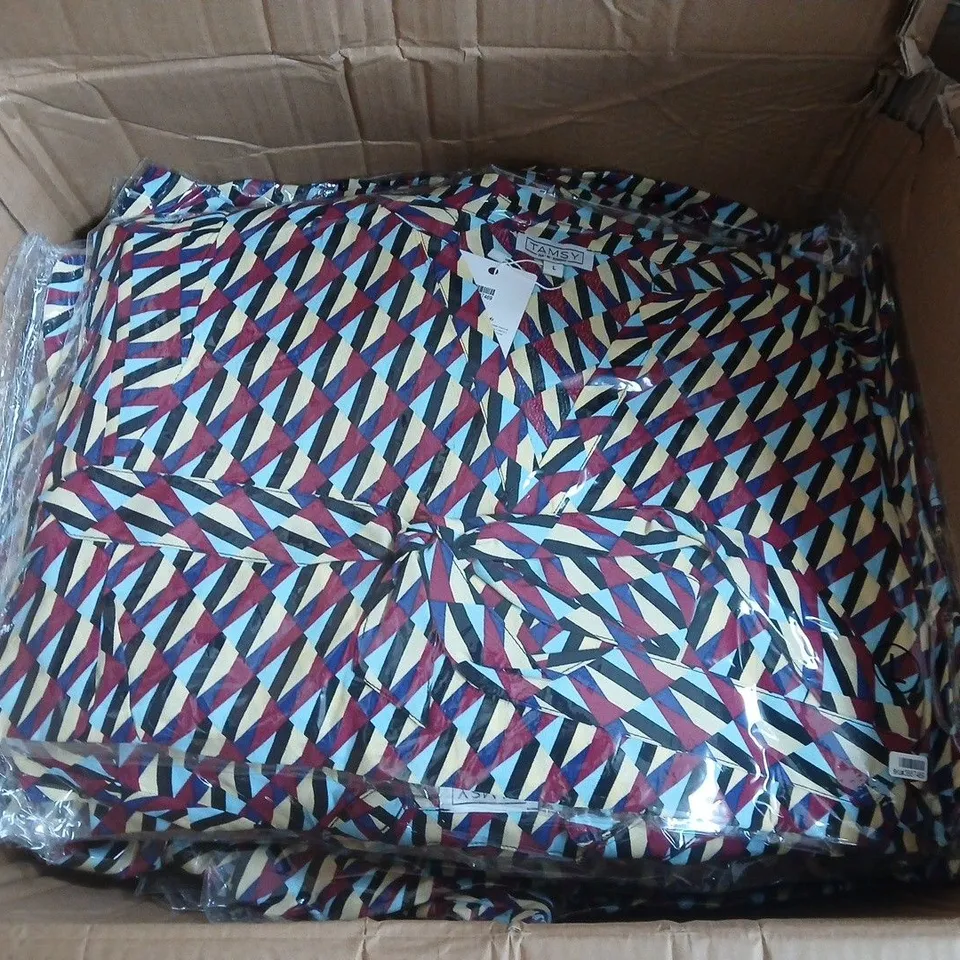 BOX OF APPROXIMATELY 20 TAMSY GEOMETRIC DIAMOND PRINT DRESSES SIZES MAY VARY