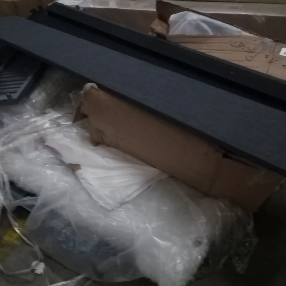 PALLET OF ASSORTED FURNITURE AND PARTS