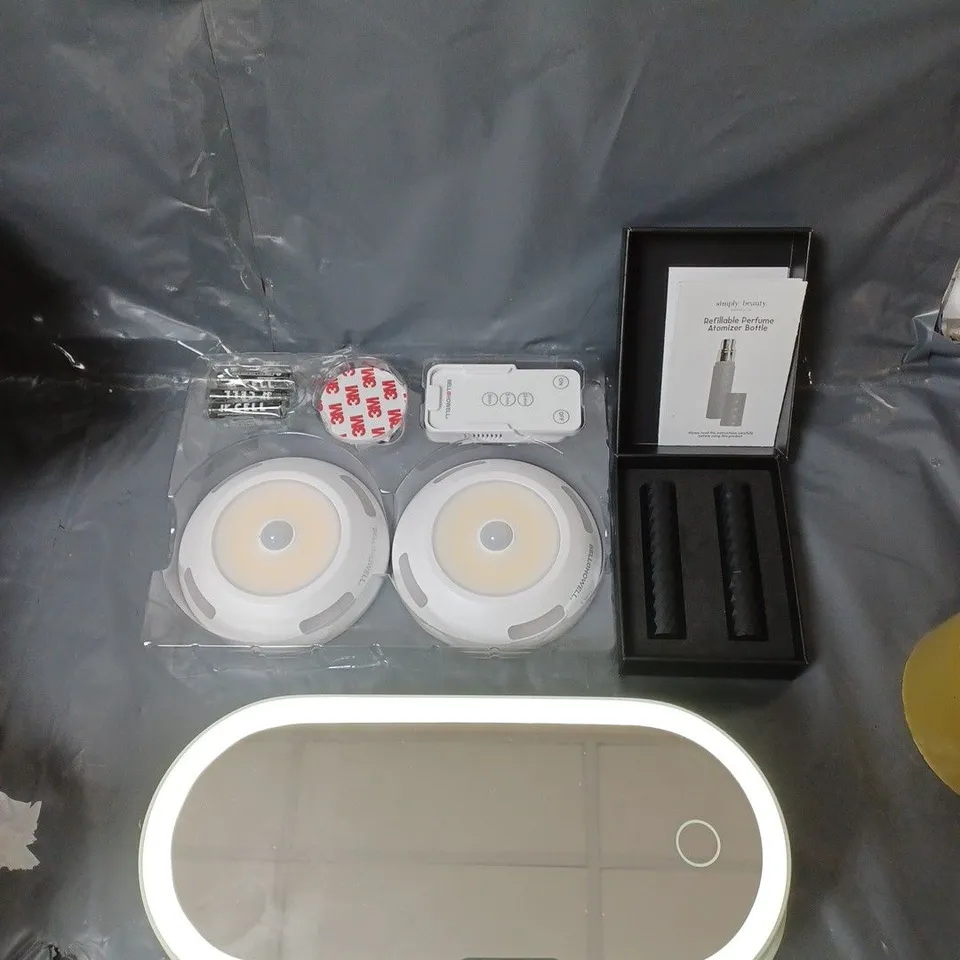 APPROXIMATELY 20 ASSORTED HOUSEHOLD ITEMS TO INCLUDE COSMETICS BOX WITH LED MIRROR, PERFUME BOTTLE AND LIGHTING