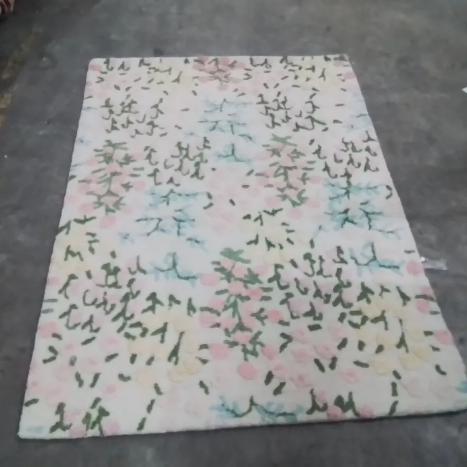 QUALITY DESIGNER AREA RUG - APPROXIMATELY 170X120CM