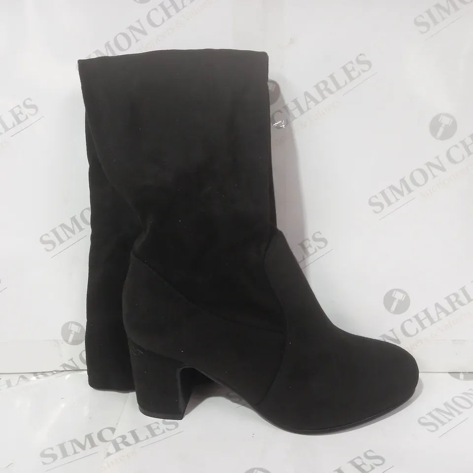 BOXED PAIR OF DESIGNER WIDE FIT BLOCK HEEL KNEE HIGH BOOTS IN BLACK SIZE 8