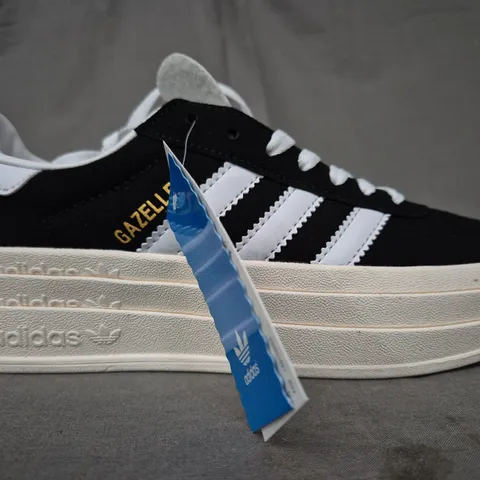 BOXED PAIR OF ADIDAS GAZELLE BOLD W SHOES IN BLACK/WHITE UK SIZE 6.5