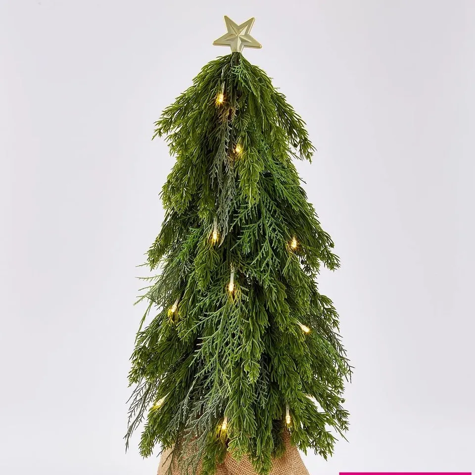 FERN PRE-LIT SMALL CHRISTMAS TREE RRP £29.99