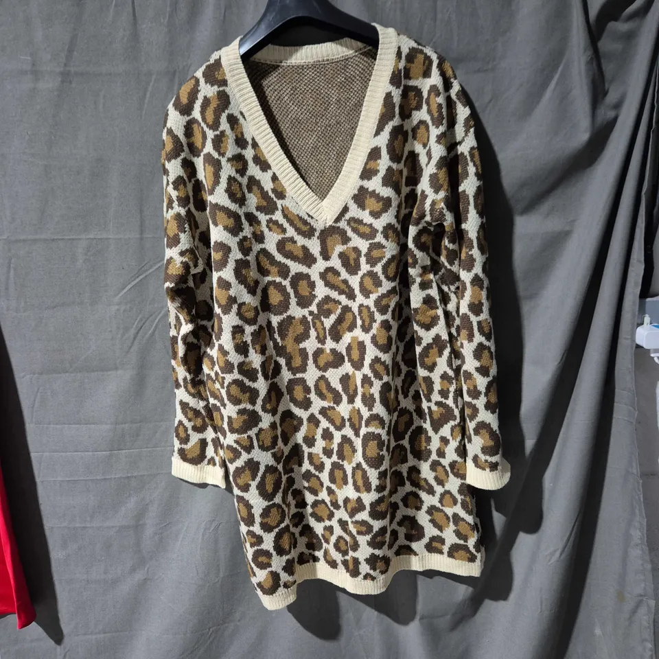 APPROXIMATLY 25 ITEMS INCLUDING PANTS MATCHING OUTFITS SKIRTS ECT