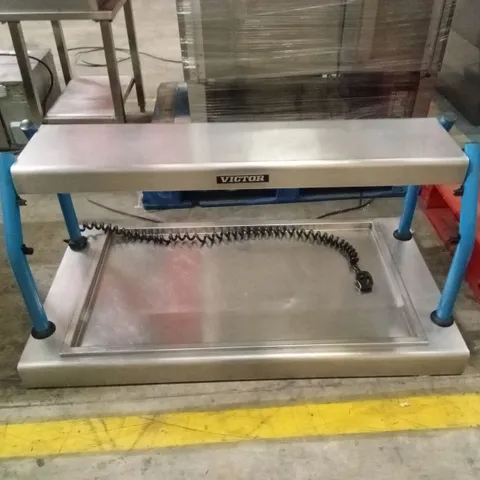 VICTOR TABLE TOP HEATED GANTRY