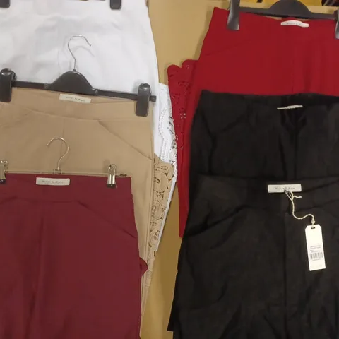 BOX OF APPROX 6 ASSORTED ITEMS OF MAISON DE NIMES CLOTHING IN VARIOUS SIZES AND STYLES