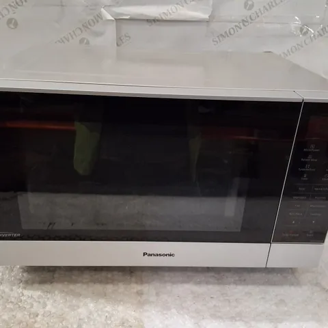 Panasonic NN-SF464M Microwave Oven (Inverter) – Front view