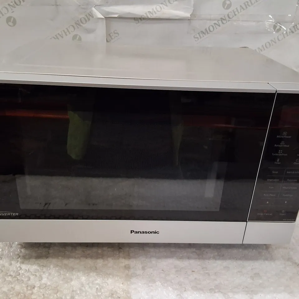 Panasonic NN-SF464M Microwave Oven (Inverter) – Front view
