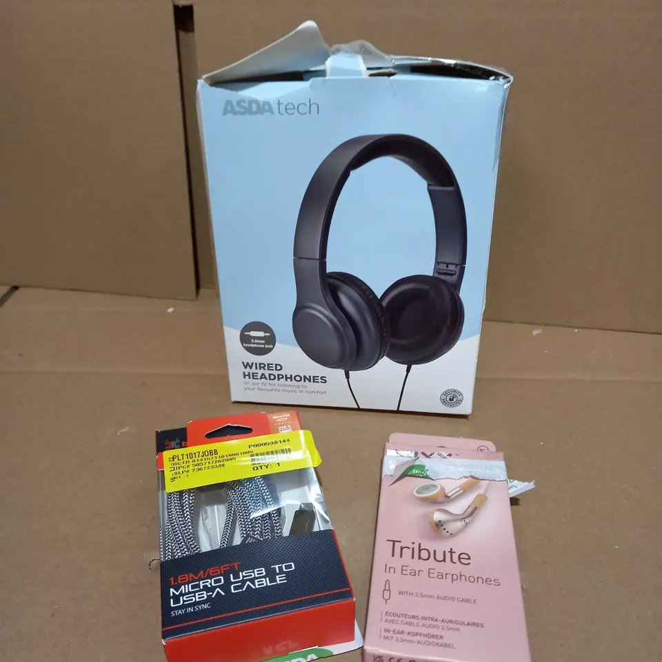 LOT OF APPROXIMATELY 20 ASSORTED ELECTRICAL ITEMS TO INCLUDE BLACK WEB , ASDA TECH , MIXX ECT