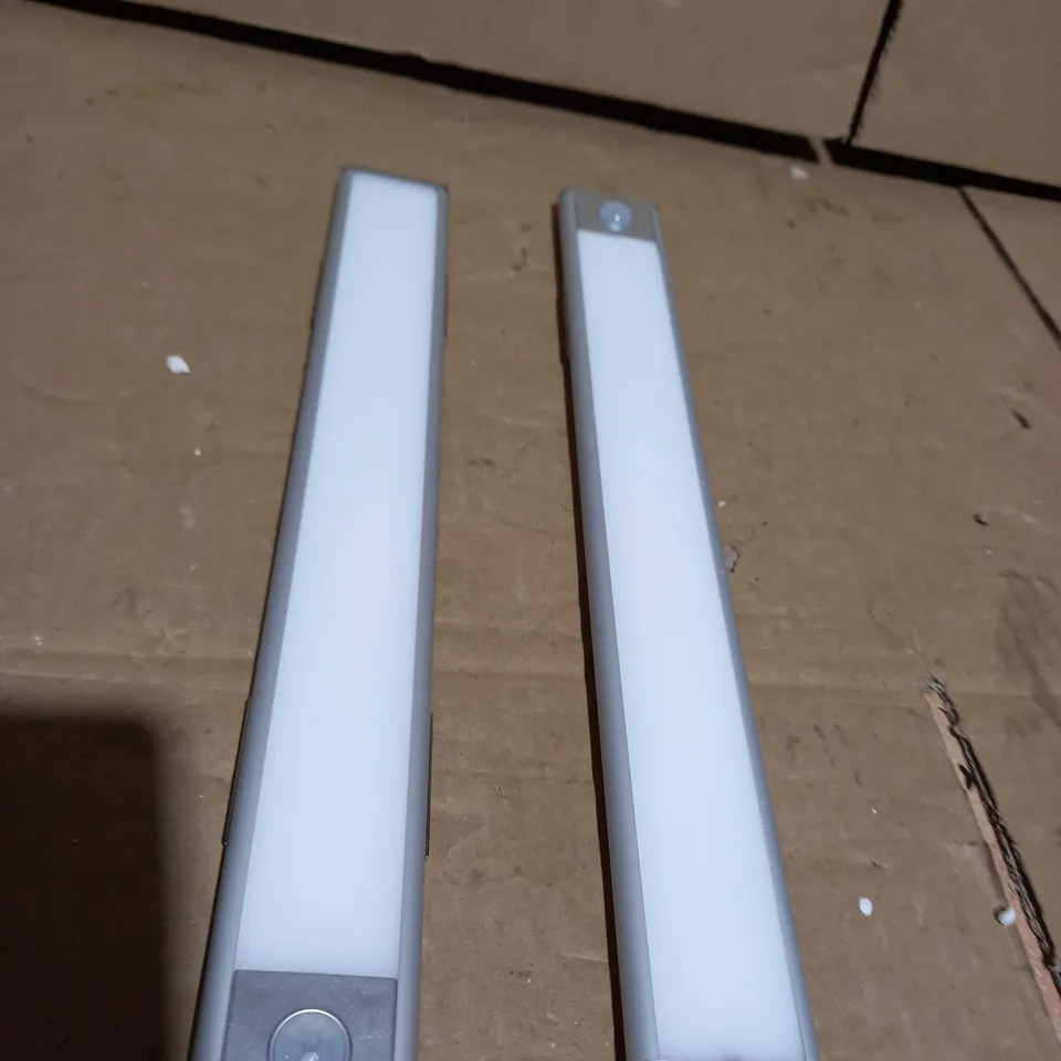 SFIXX SET OF 2 USB RECHARGEABLE MOTION SENSOR LIGHTS