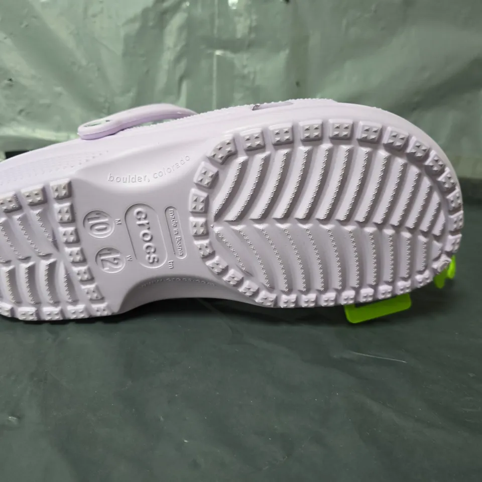 CROCS CLASSICS SANDALS - LIGHT PUPLE - SIZE M9 W10