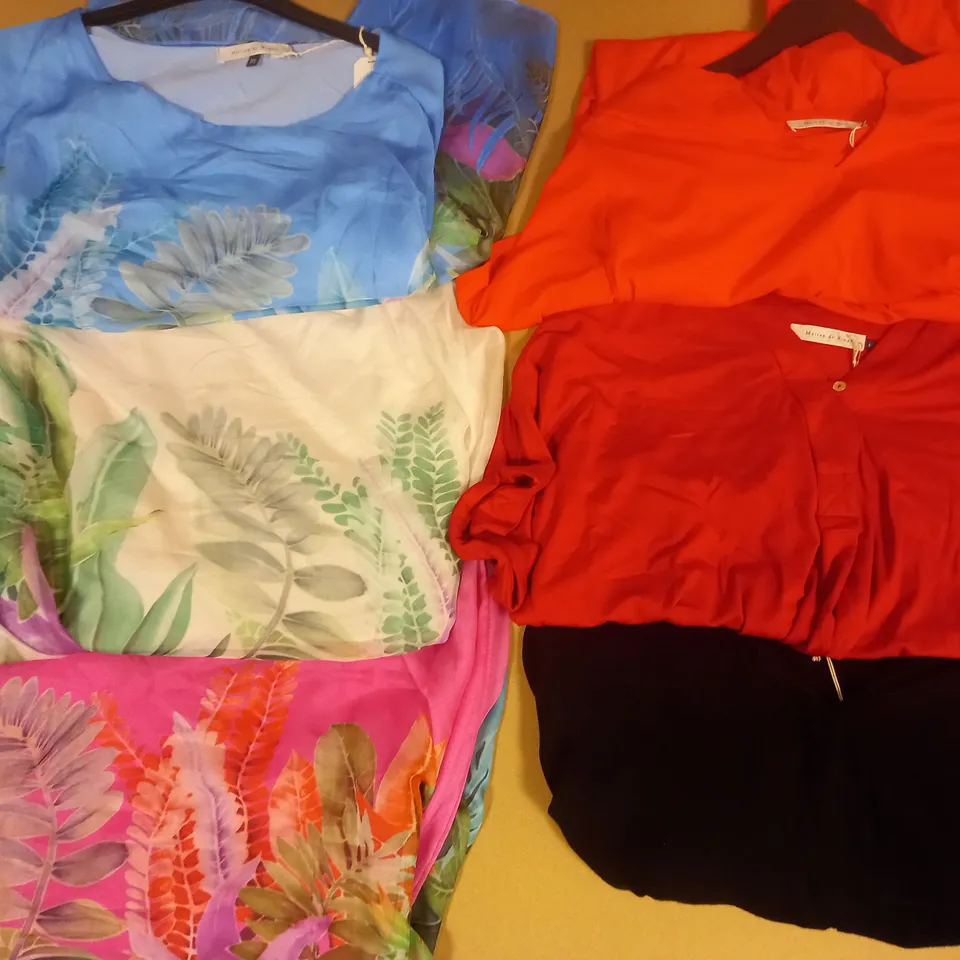 BOX OF APPROX 6 ASSORTED ITEMS OF MAISON DE NIMES CLOTHING IN VARIOUS SIZES AND STYLES