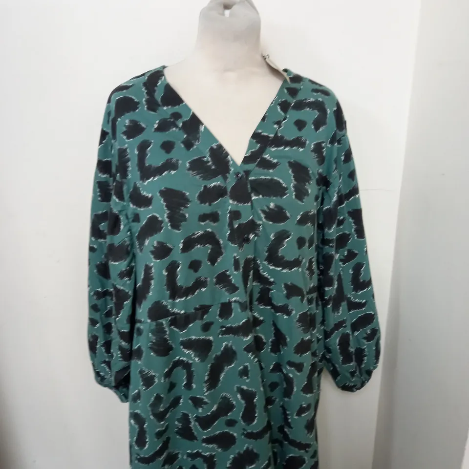 ABSTRACT ANIMAL PRINT CLARA DRESS SIZE 2