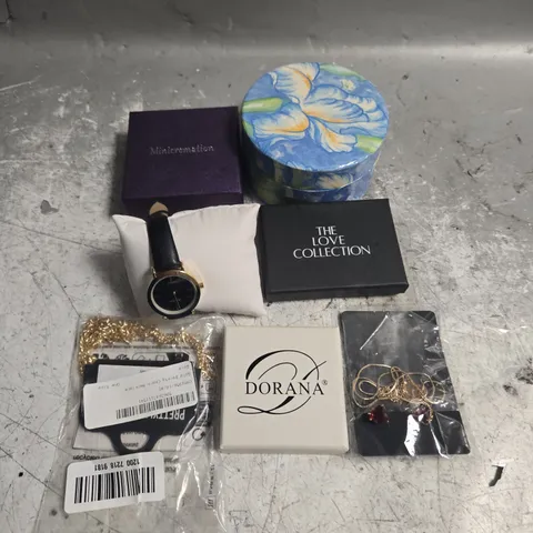 APPROXIMATELY 15 ASSORTED JEWELLERY ITEMS TO INCLUDE - WATCH , NECKLACE , BRACELET ETC