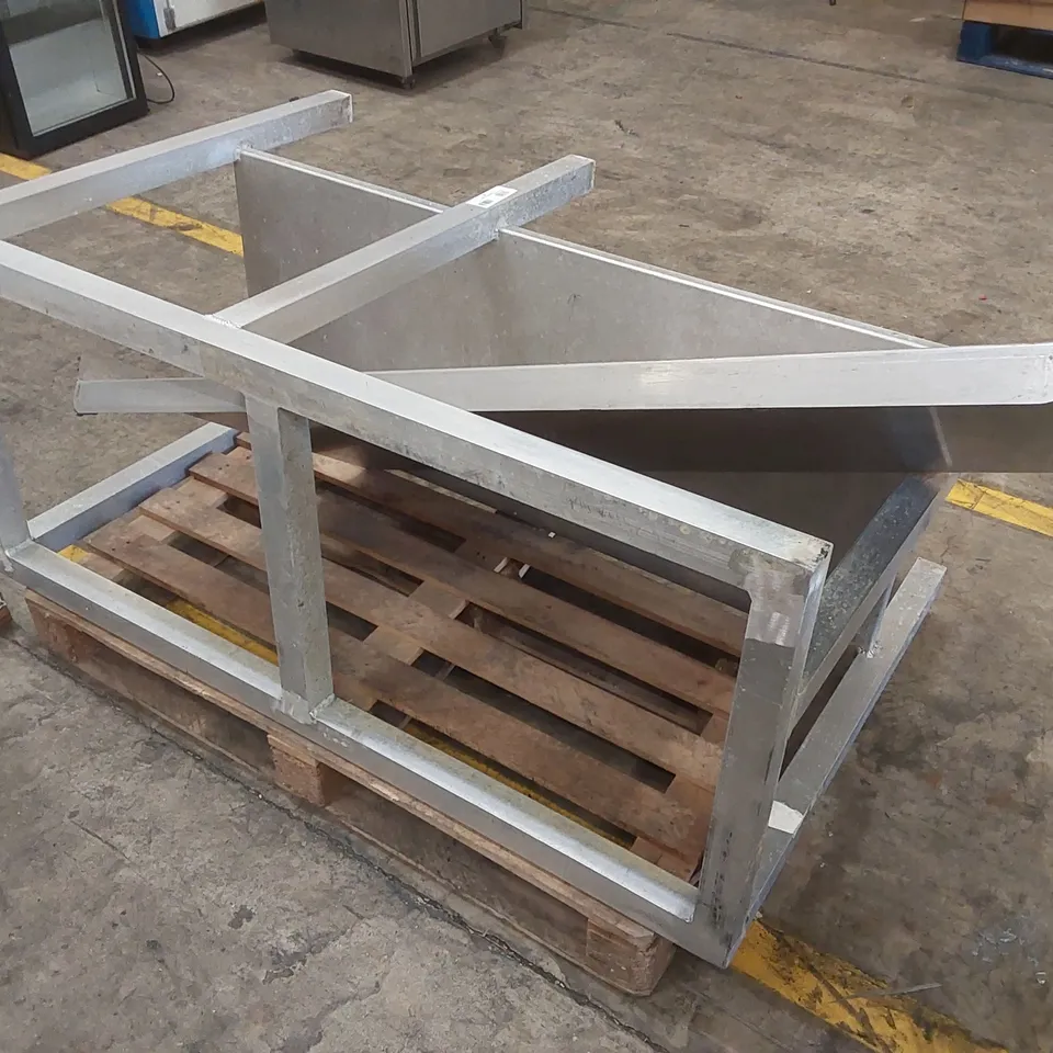 STAINLESS STEEL CATERING TABLE