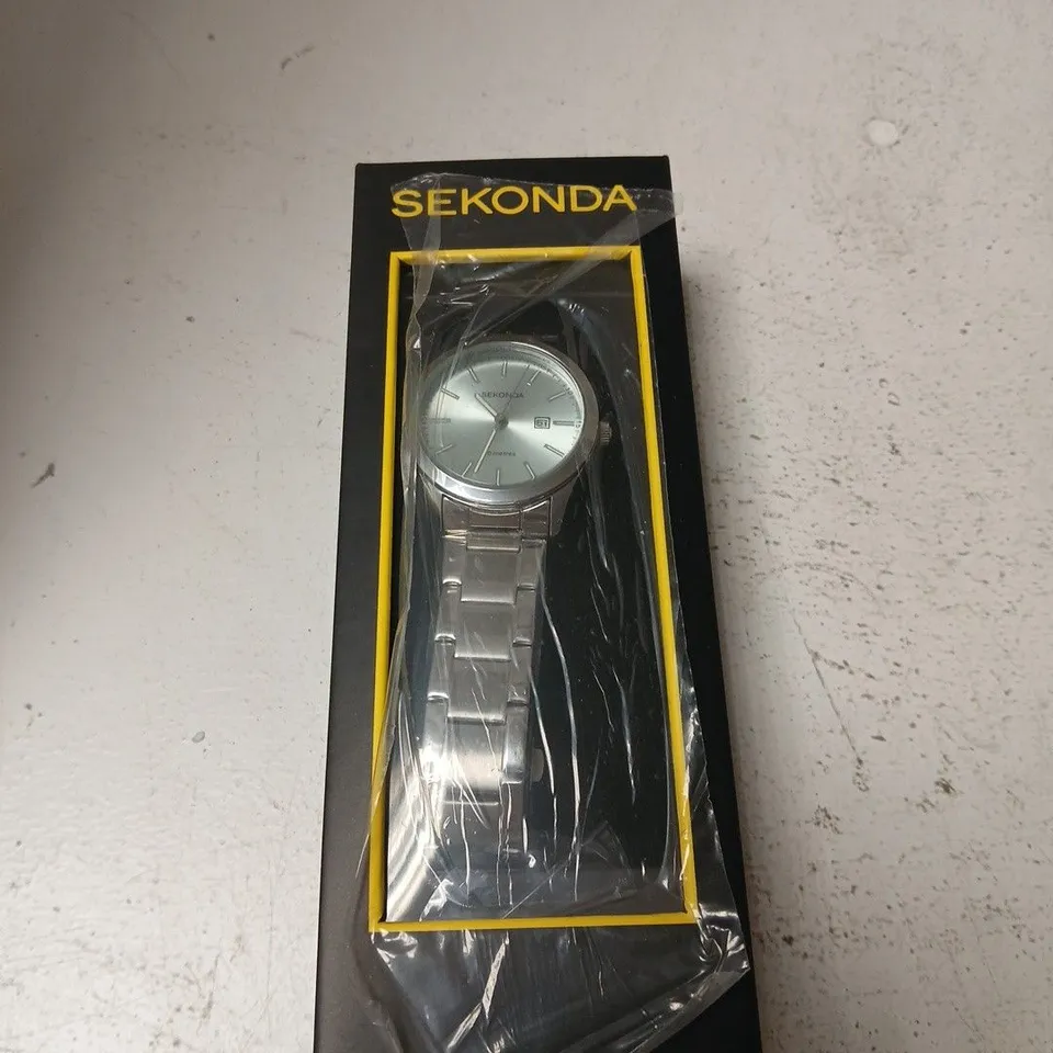 SEKONDA STAINLESS STEEL WRISTWATCH – SILVER DIAL, DATE, BOXED
