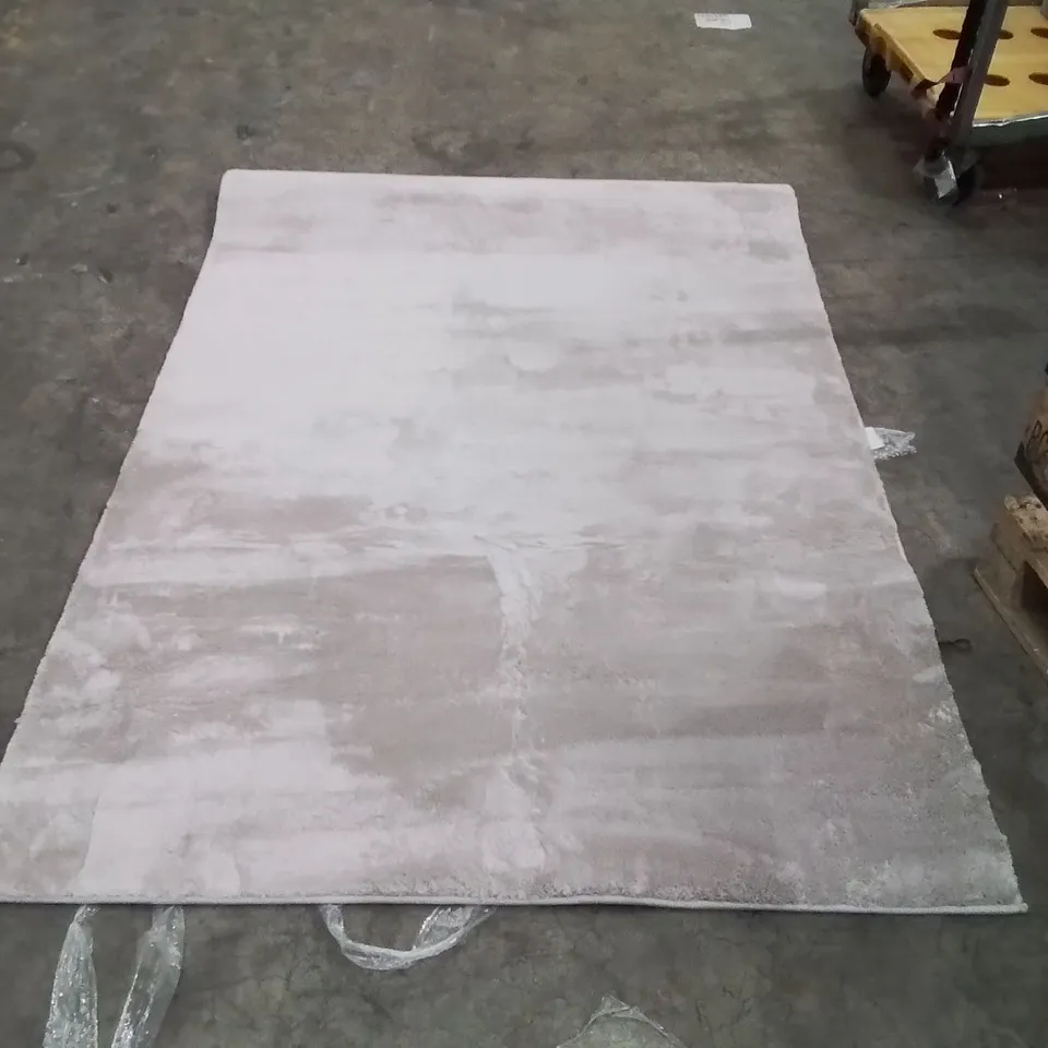 QUALITY DESIGNER AREA RUG - APPROXIMATELY 170X120CM