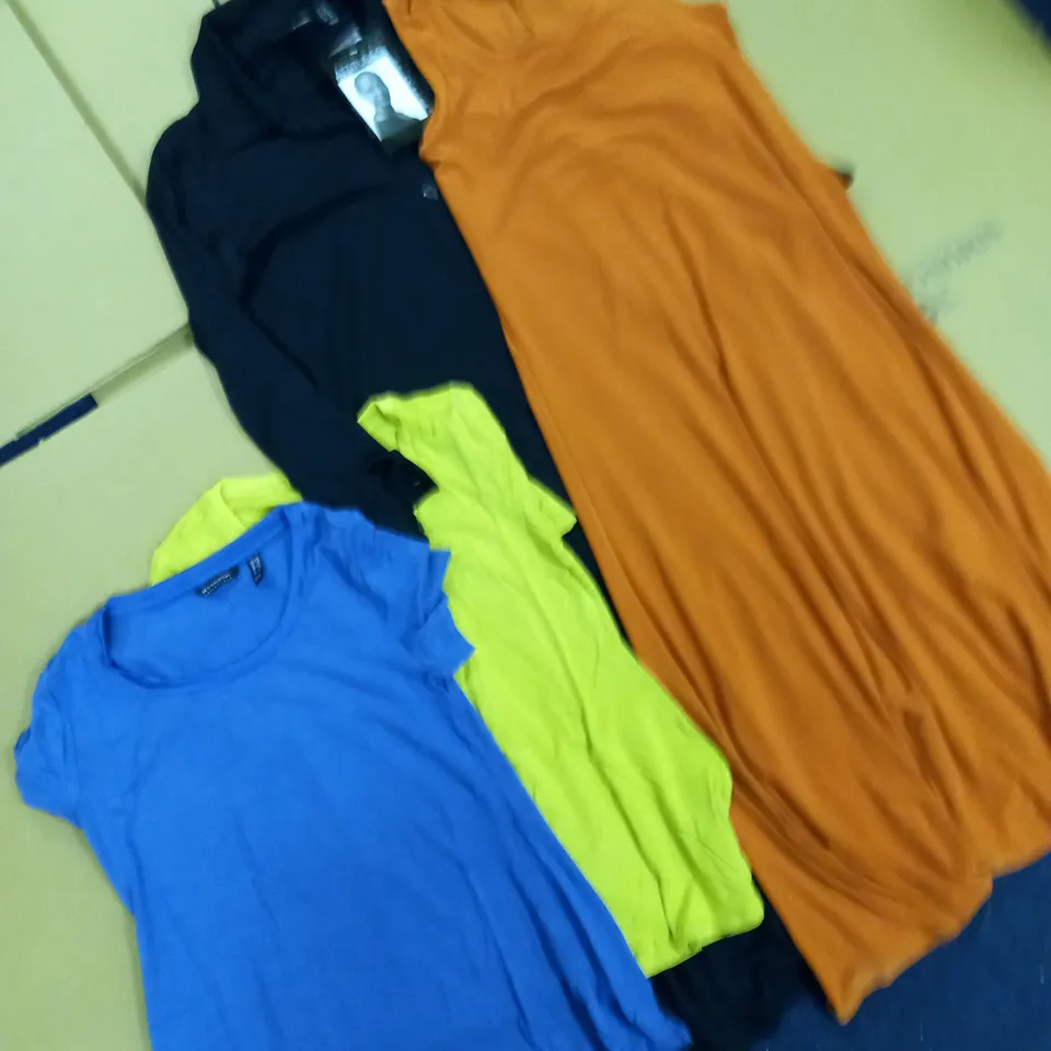 LOT OF 9 BRAND NEW CLOTHING ITEMS