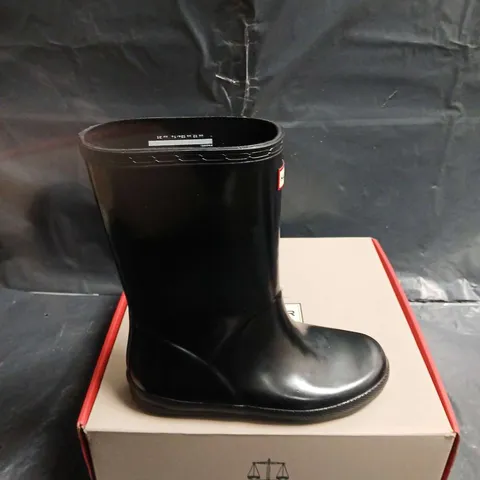 HUNTER BOOTS TALL BLACK RUBBER WELLINGTON BOOTS – BOXED - UK SIZE 12 - KIDS