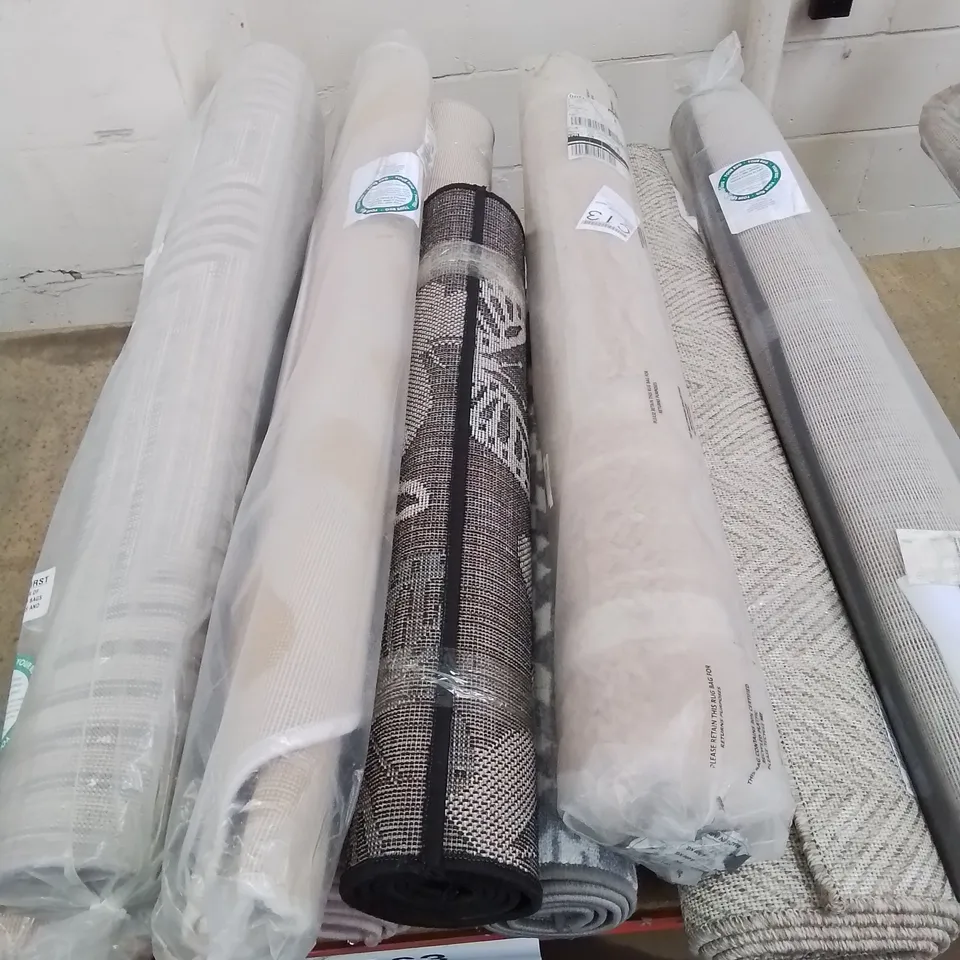 APPROX 10X QUALITY DESIGNER SMALL AREA RUGS SIZES,COLOUR,AND DESIGN VARY