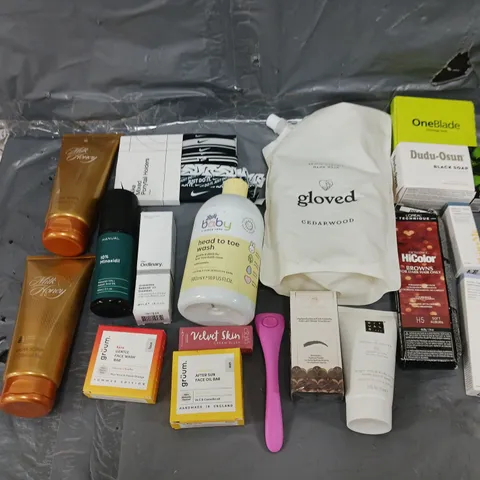 APPROXIMATELY 15 ASSORTED COSMETICS PRODUCTS TO INCLUDE - MILK HONEY SUGAR SCRUB, NIKE PONYTAIL HOLDERS, AND DUDU BLACK SOAP ETC.