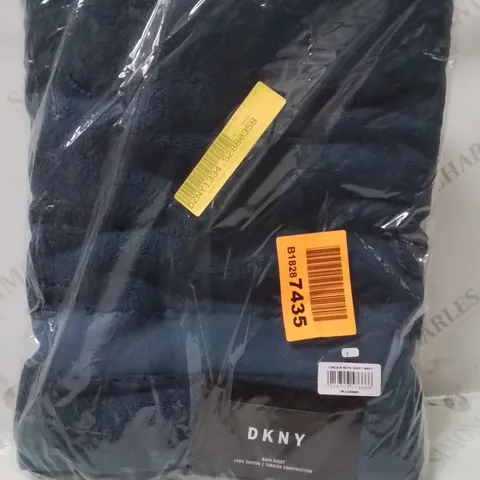 BRAND NEW SEALED LINCOLN BATH SHEET NAVY