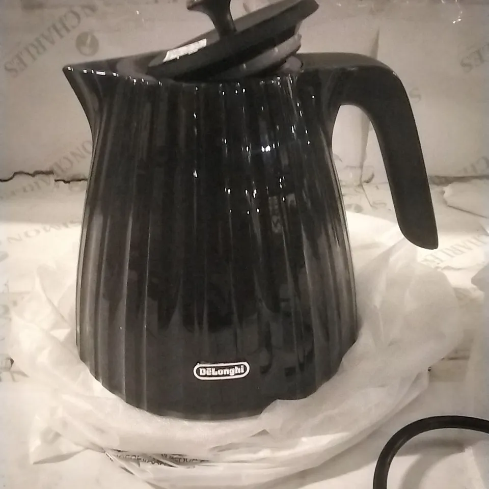 BOXED DELONGHI BALLERINA ELECTRIC KETTLE 1.7L 