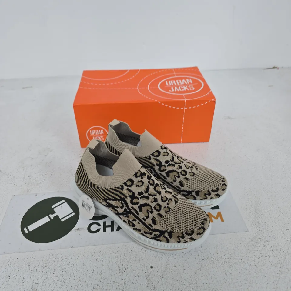 URBAN JACKS LEOPARD PRINT SLIP-ON TRAINERS – UK 4