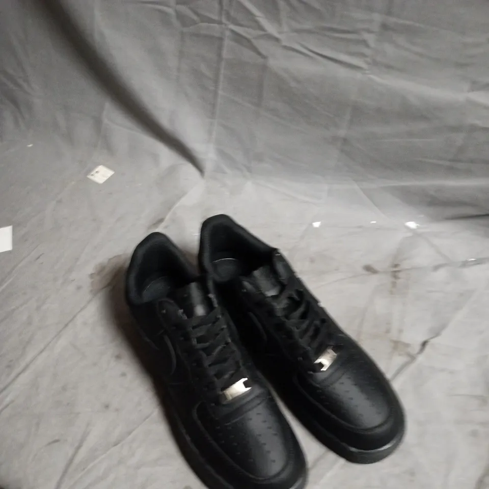 NIKE AIR FORCE 1 SNEAKERS – BLACK UK10