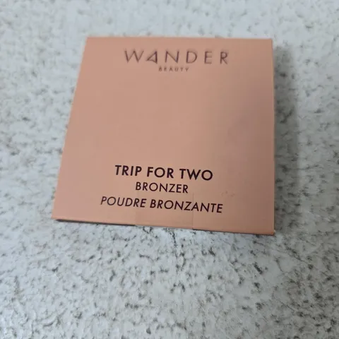 BOX OF APPROXIMATELY 50 X WANDER BEAUTY TRIP FOR TWO BRONZER – POUDRE BRONZANTE