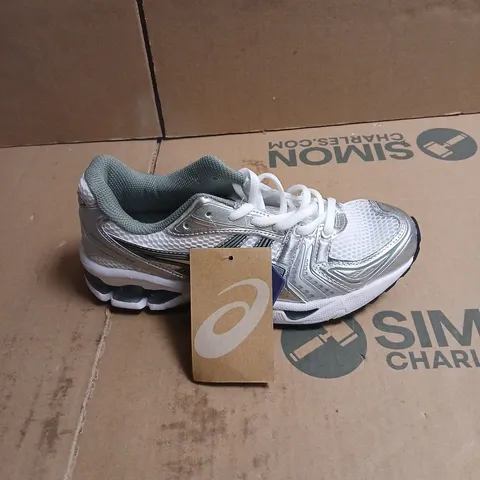 ASICS RUNNING SHOES - SILVER/GREY, BOXED UK 4.5