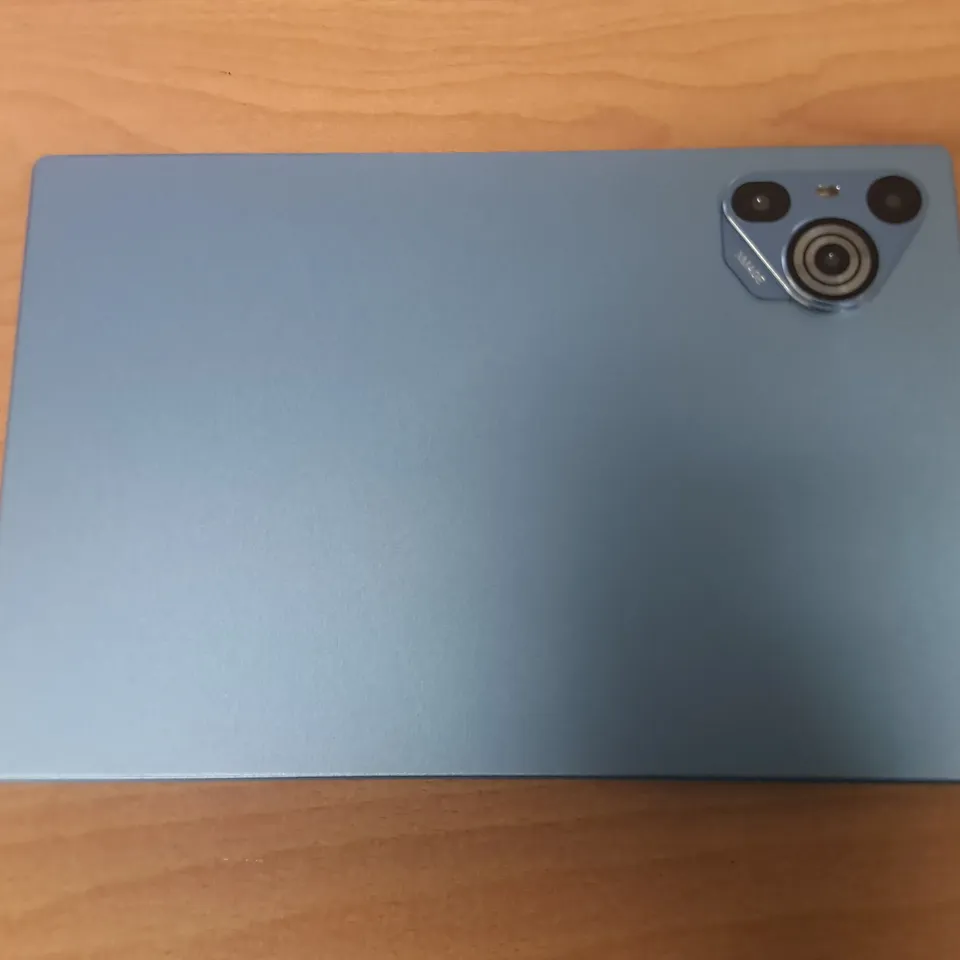 BOXED MOBILEINTERNET DEVICE WITH ANDROID OS