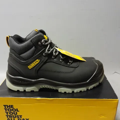 BOXED DEWALT STEEL TOE LASER BLACK BOOTS - UK 8 