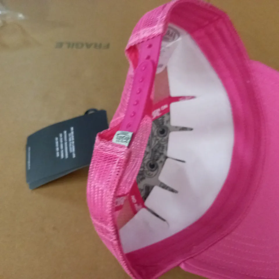 VON DUTCH BOSTON TRUCKER CAP - PINK
