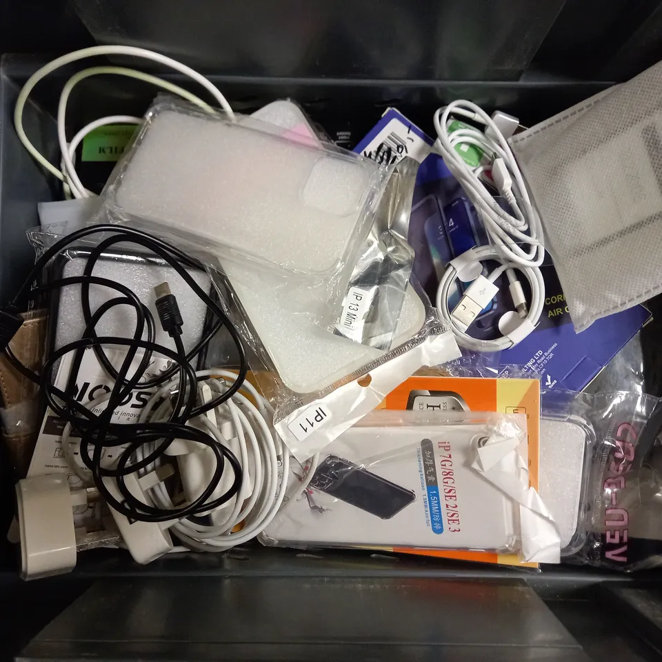 BOX OF APPROX 10 ITEMS TO INCLUDE PHONE CASES, PROTECTIVE SCREEN COVERS AND CABLES