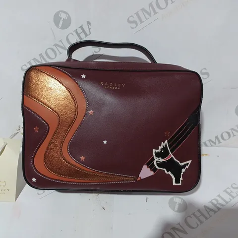 BOXED RADLEY LONDON SMALL BAG WITH DOG DESIGN IN BURGUNDY