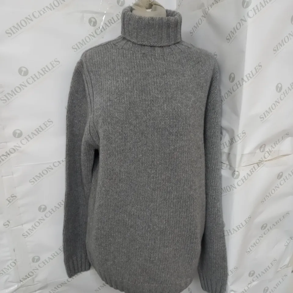 ZAARA KNITTED TURTLENECK SWEATER IN GREY SIZE M