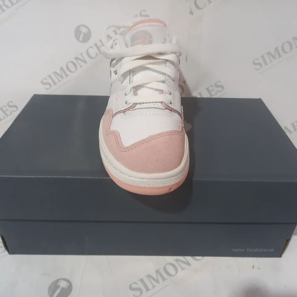 BOXED PAIR OF NEW BALANCE 550 TRAINERS IN WHITE/PINK UK SIZE 3.5