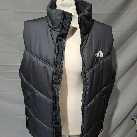 THE NORTH FACE PADDED GILET IN BLACK - MEDIUM