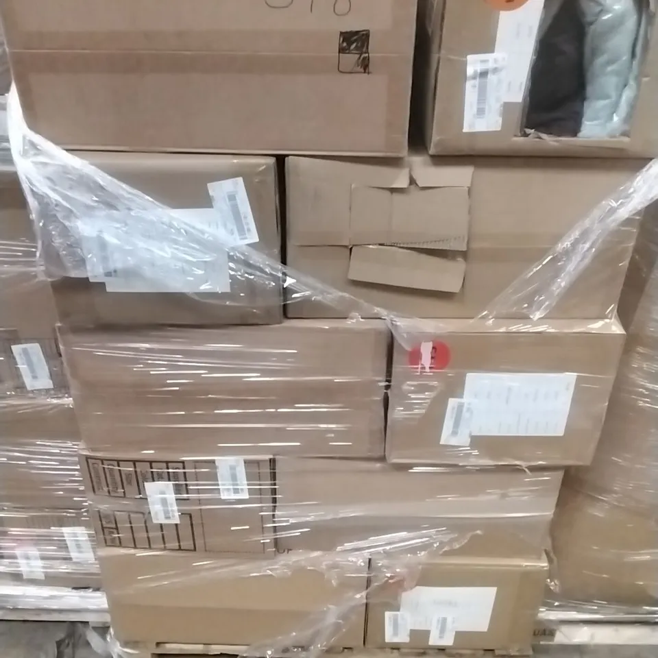 A PALLET TO CONTAIN APPROXIMATELY 150 BRAND NEW DESIGNER WOMEN'S CLOTHES WHICH INCLUDE; T SHIRTS, TOPS, PANTS ETC