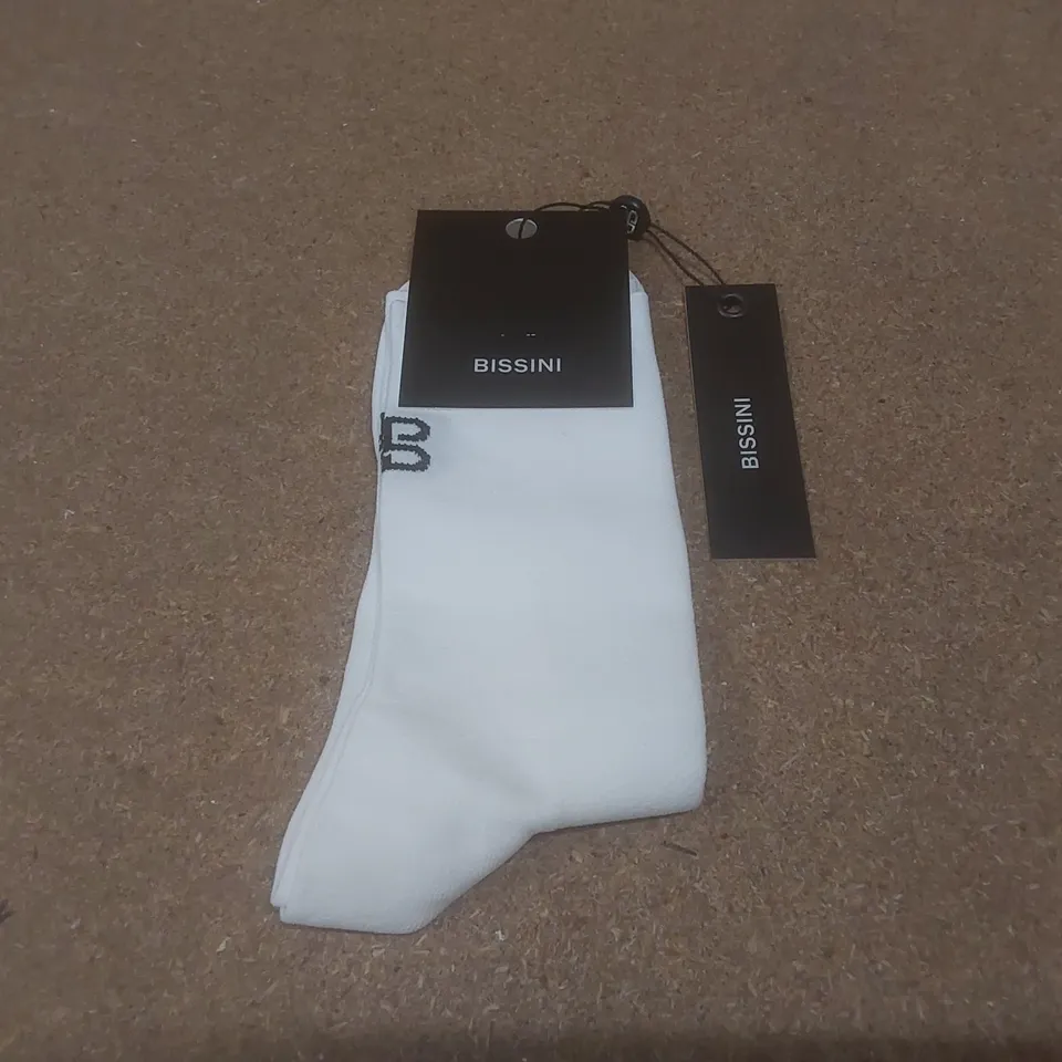 BOX TO CONTAIN APPROX 100 BRAND NEW PAIRS OF BISSINI CYCLING SOCKS - WHITE // SIZE: XXL // 1 PAIR PER PACK