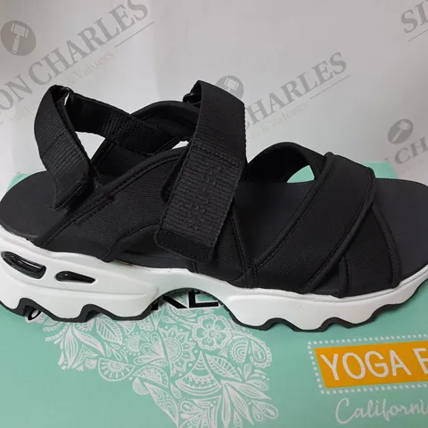 BOXED CALI FROM SKETCHERS IN BLACK SIZE 7  