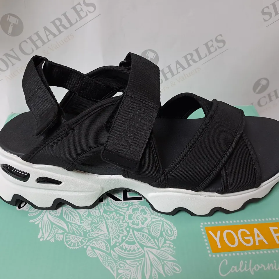 BOXED CALI FROM SKETCHERS IN BLACK SIZE 7  