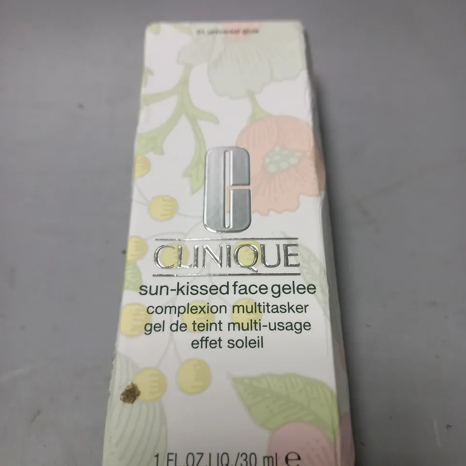 CLINIQUE SUN-KISSED FACE GELEE COMPLEXION MULTITASKER BRONZER, 01 UNIVERSAL GLOW