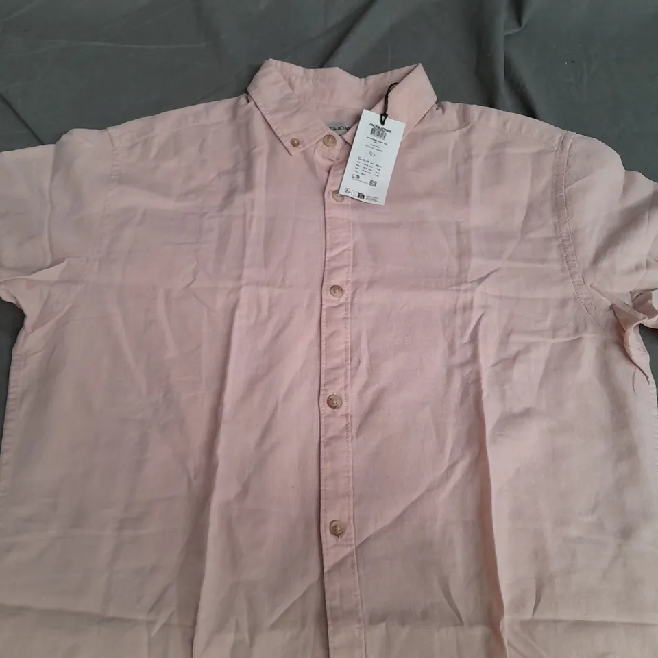 JACK & JONES MENS SHORT SLEEVED SHIRT PEACH WHIP SIZE LARGE
