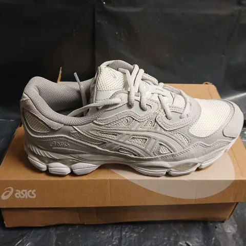 BOXED PAIR OF ASICS RUNNING SHOES β UK SIZE 7