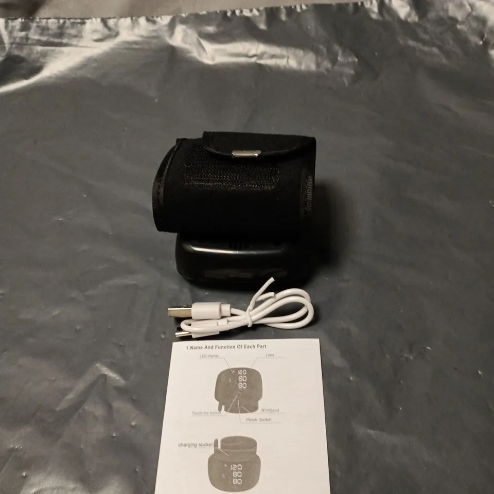 WRIST ELECTRONIC SPHYGMOMANOMETER – BOXED BLOOD PRESSURE MONITOR WITH CARRY CASE & USB CABLE