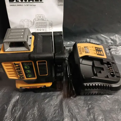 DEWALT CORDLESS POWER TOOL KIT WITH CHARGER, DUAL BATTERIES AND CARRY CASE