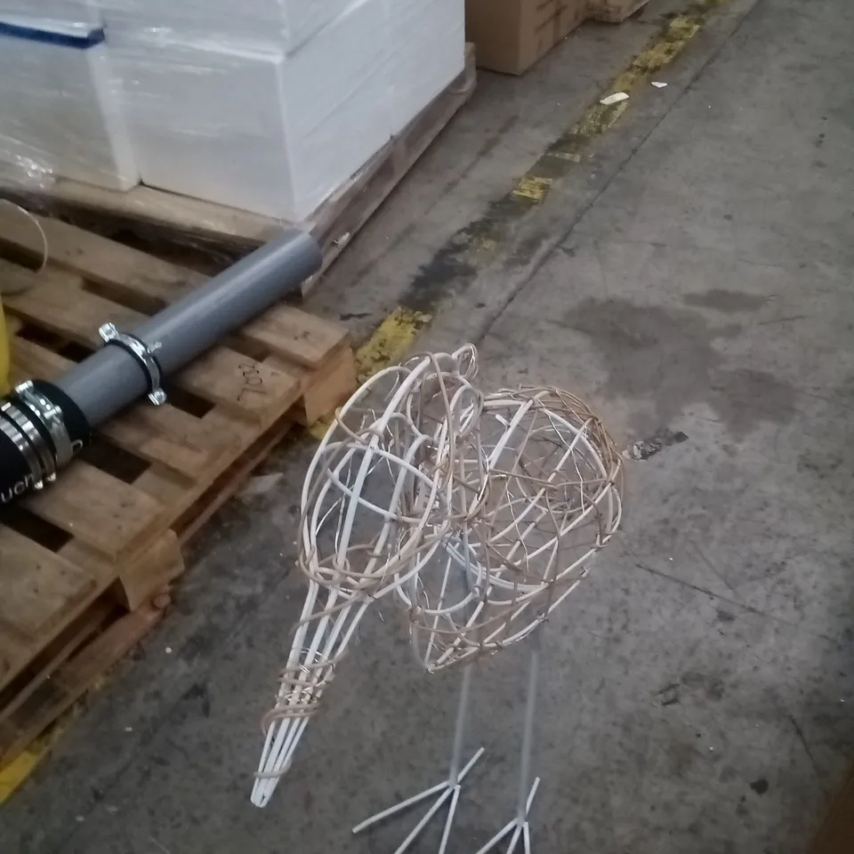 BOXED WIRE LED HERON FIGURE