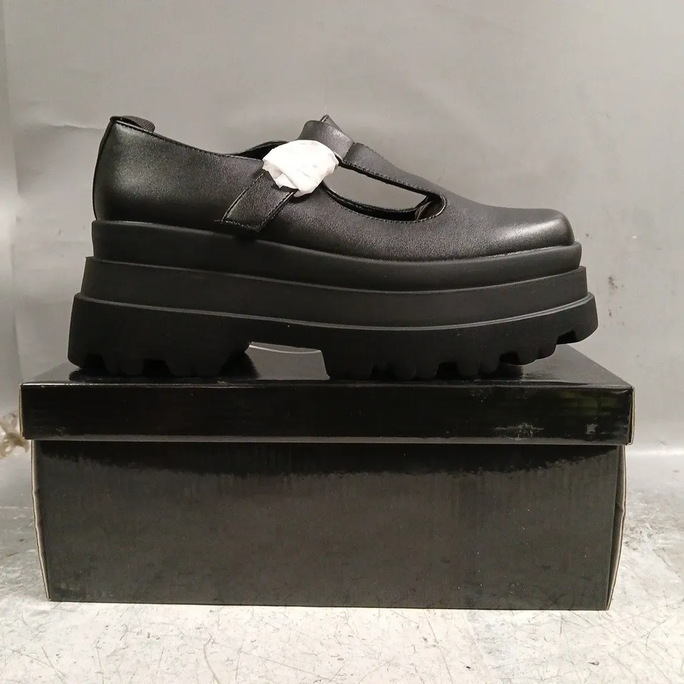 BOXED PAIR OF KOI SILENT AMITY TRIDENT PLATFORM MARY JANE SHOES IN BLACK UK SIZE 7